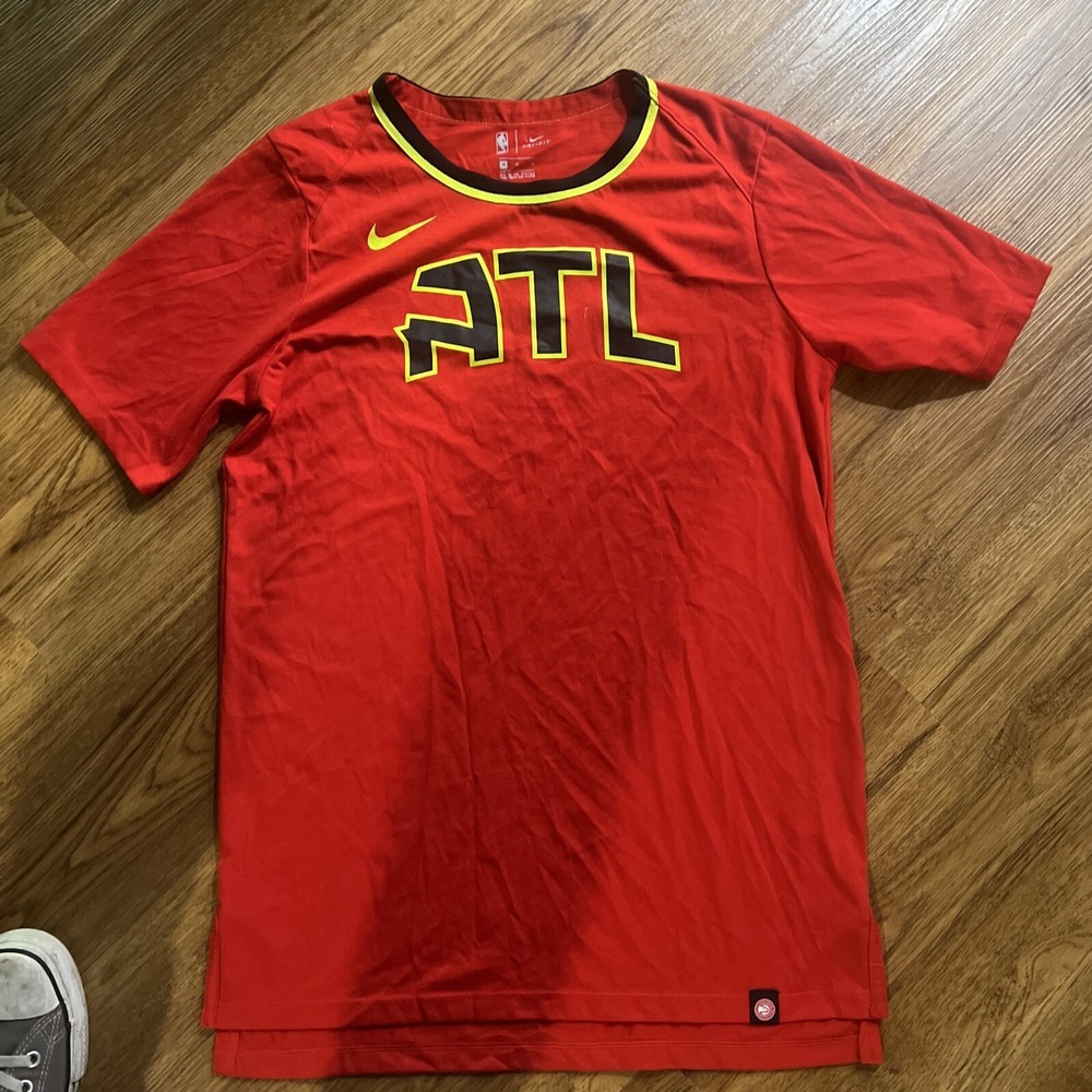Nike Dri Fit Mens Red Yellow Black ATL Hawks Short Sleeve T Shirt Sz M